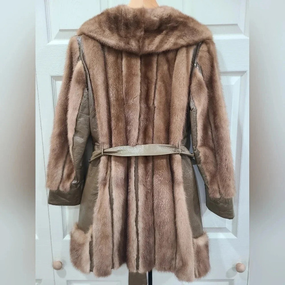 Vintage Alaskan Custom Built Furs KC, MO Genuine Fur Coat Belted 36" Chest - Picture 4 of 16